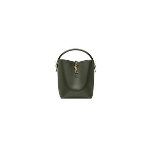 COLLEGE MEDIUM CHAIN BAG IN QUILTED LEATHER